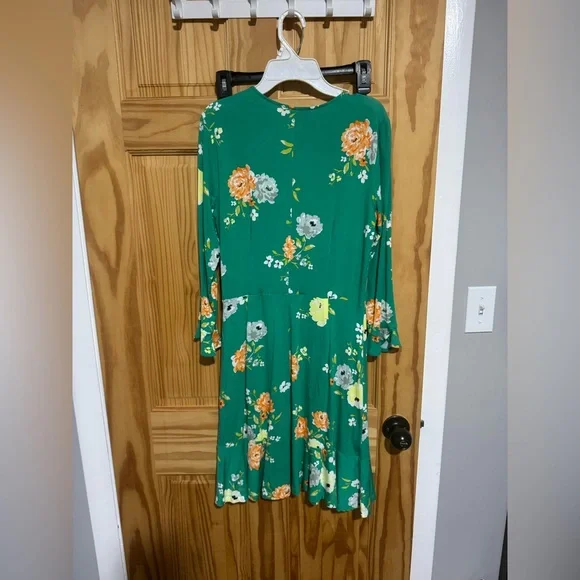 Loft dress - Picture 3 of 3